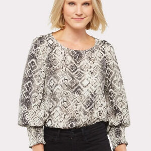 Evereve Allison Joy Lolo Snake Smocked Top. Size small.